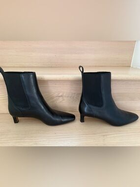 Madewell Black Leather Chelsea Kitten Heel Boots - Women
